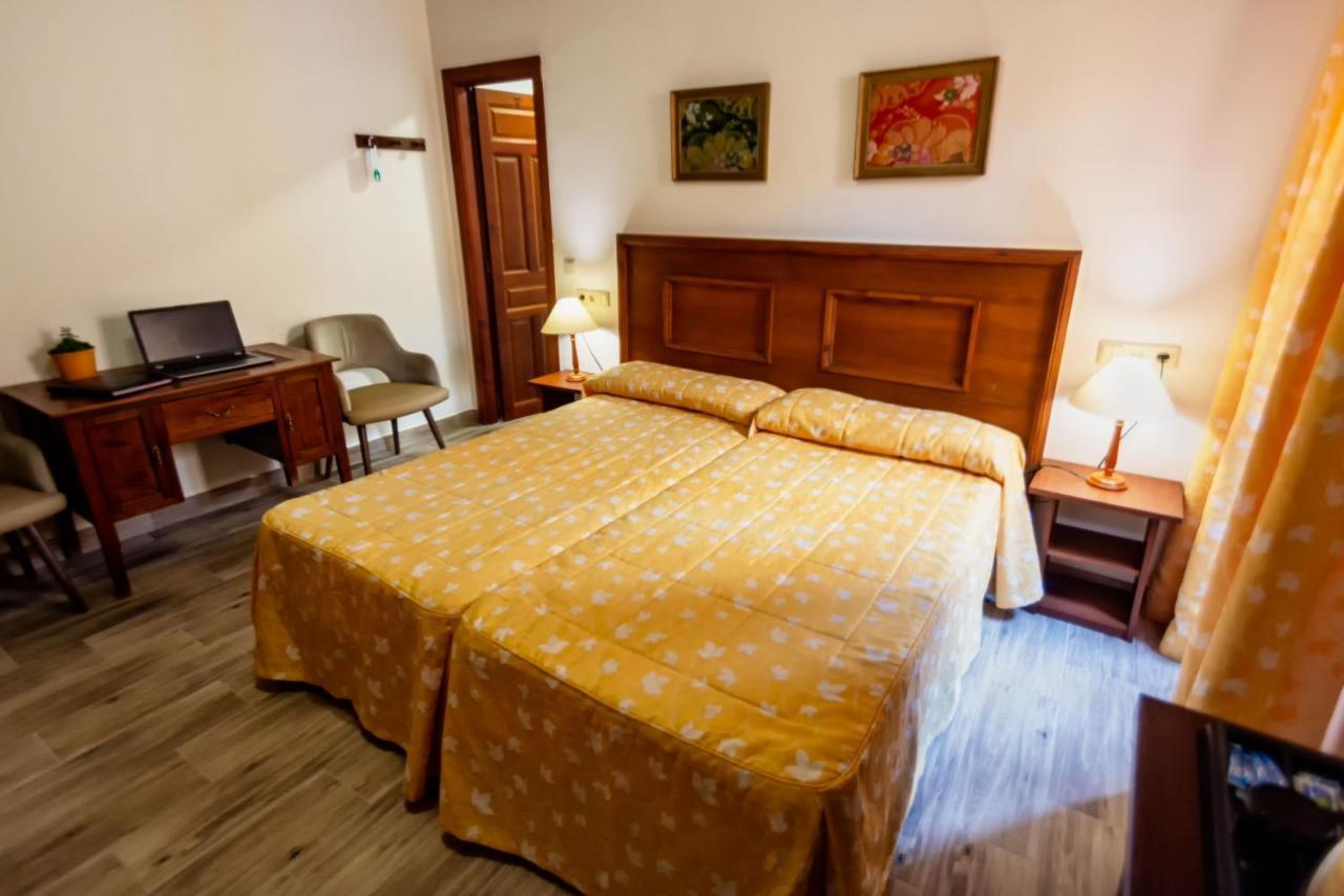 Hostal Loreto Denia Exterior photo